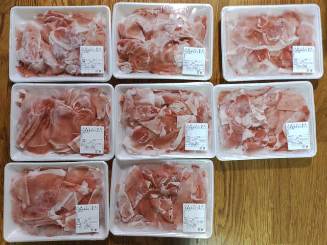 豚肉を並べた画像