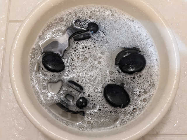 中性洗剤でつけおき洗い中のキャスターの画像